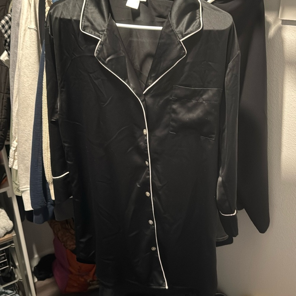 Natori black satin pocket shirt sleep dress, size S